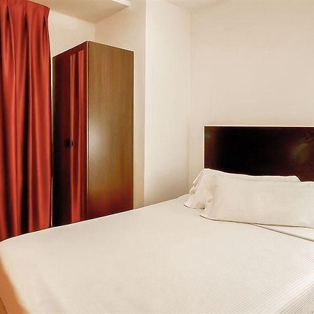 Kubik Hotel กาเซเรส ภายนอก รูปภาพ