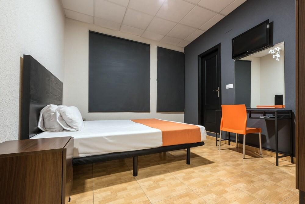 Kubik Hotel กาเซเรส ภายนอก รูปภาพ