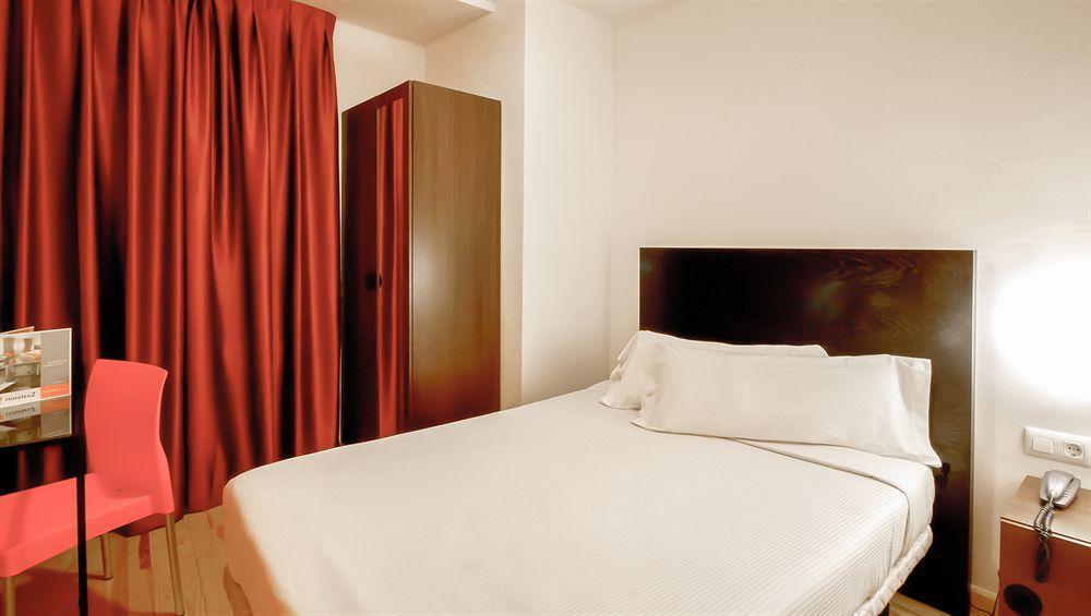 Kubik Hotel กาเซเรส ภายนอก รูปภาพ